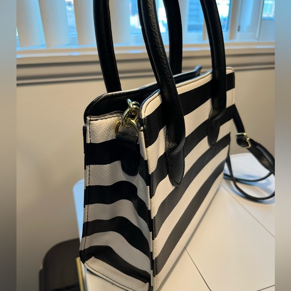 Black and White Striped Top Handle Purse - Picture 2 of 10